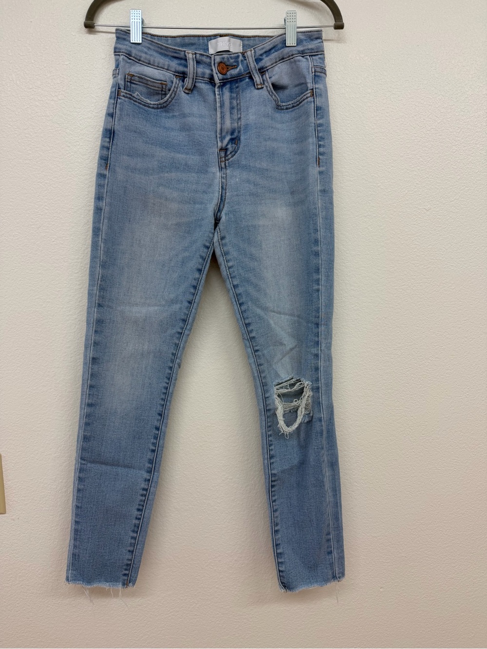 VERVET BY FLYING MONKEY Light Wash Distressed Skinny Jeans